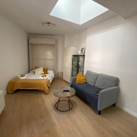 Bonito Estudio Con Terraza Madrid Luaran gambar