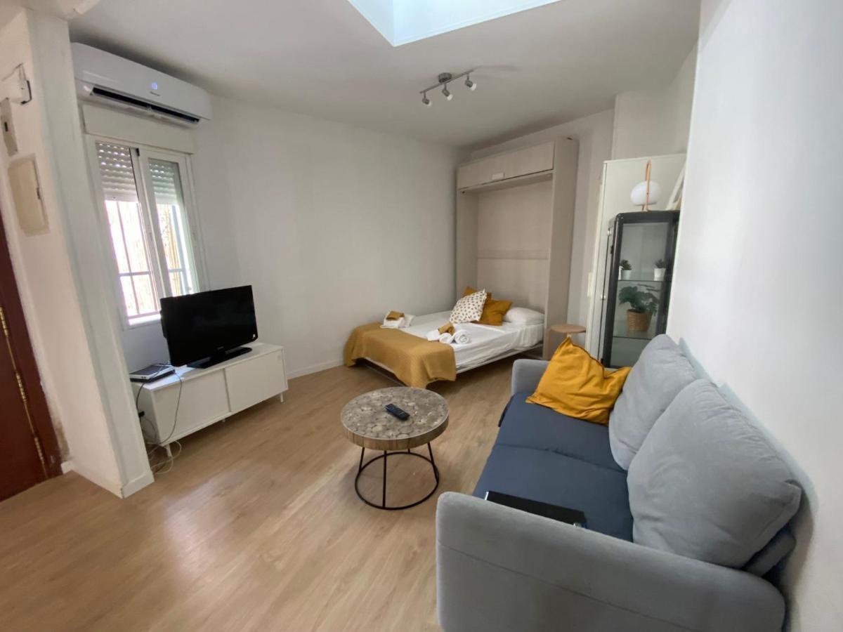 Bonito Estudio Con Terraza Madrid Luaran gambar